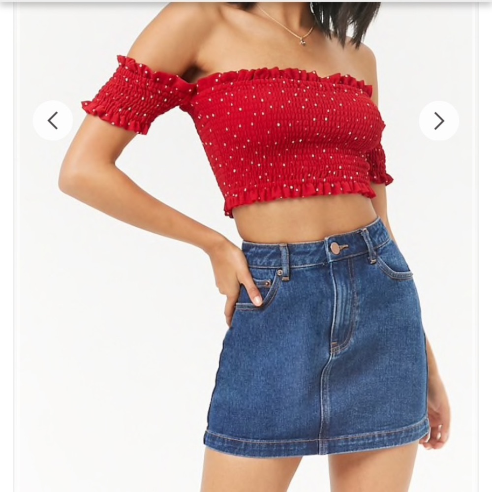 Denim skirt with pockets